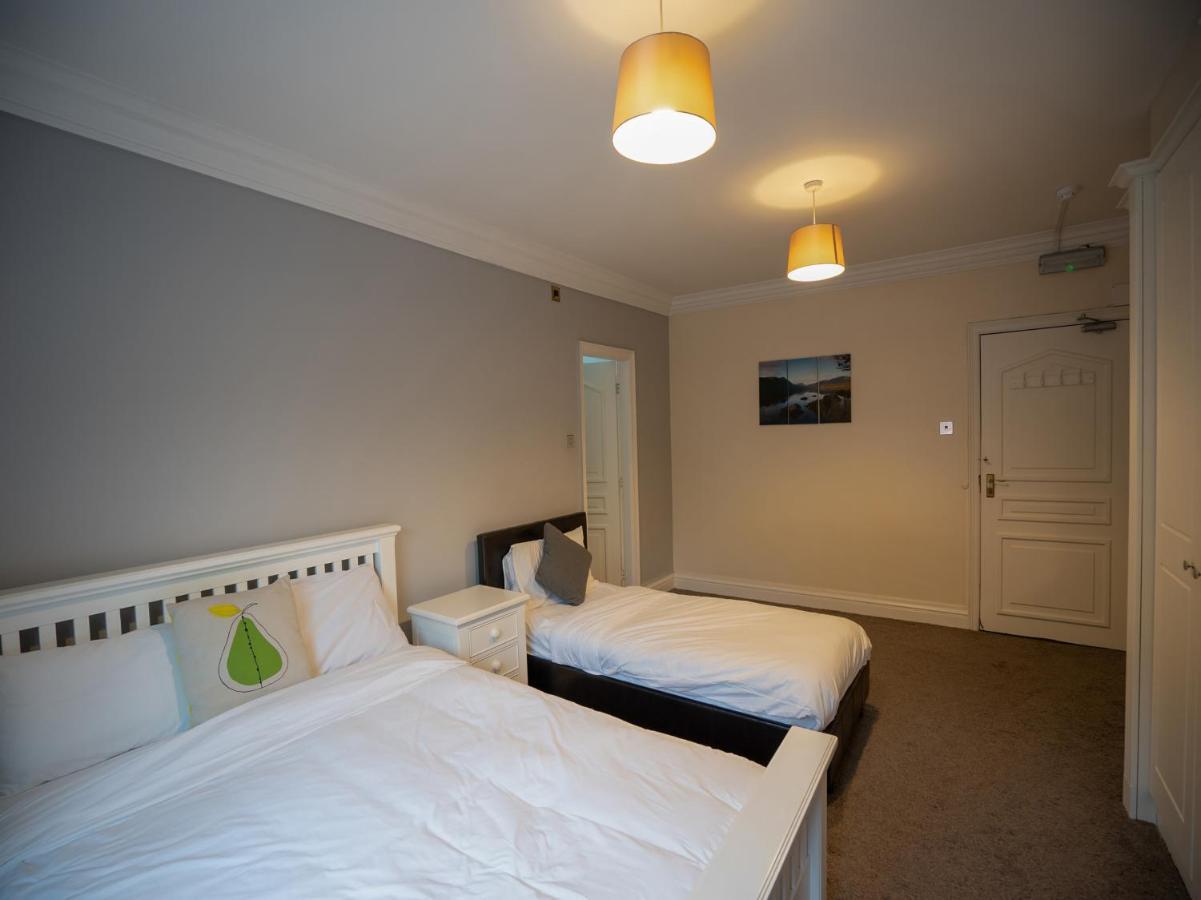 Oyo Oakcroft Guest House Manchester Airport Ringway Экстерьер фото