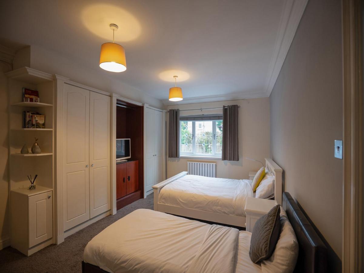 Oyo Oakcroft Guest House Manchester Airport Ringway Экстерьер фото